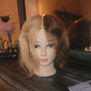 3 Cosmetology maniquin heads